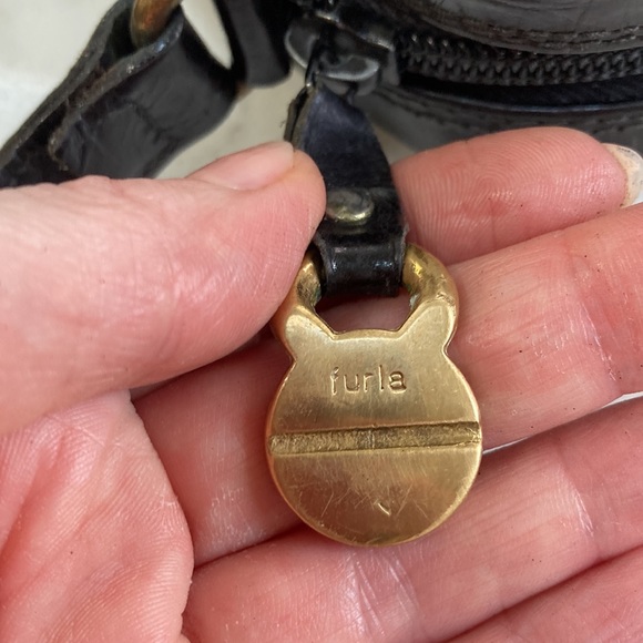 Furla Mock Croc crossbody in black - Picture 9 of 12